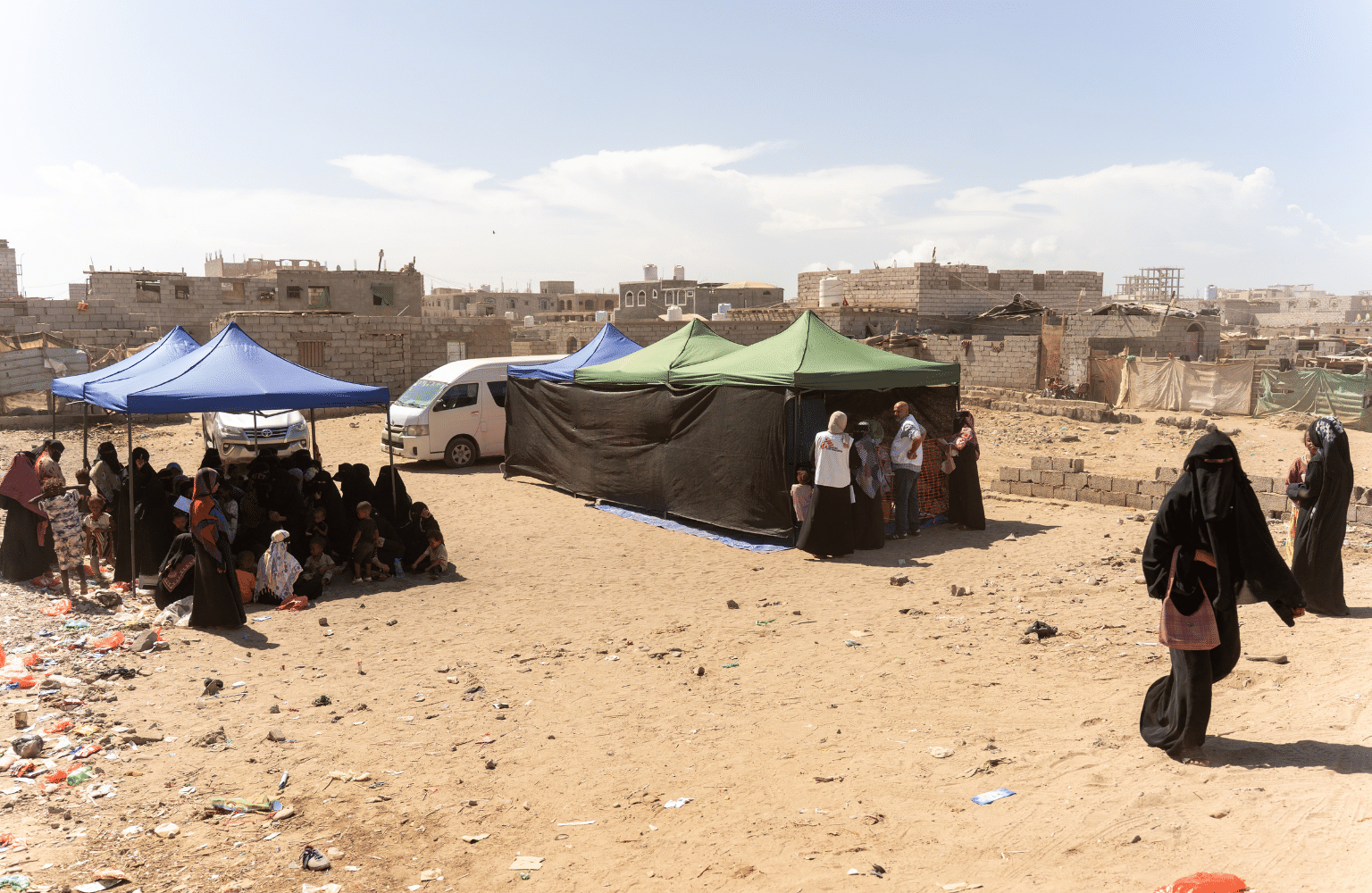 MSF medical team screening patients in Cheikh Othman, Yemen